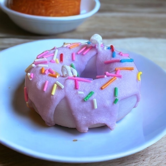 ⚠️SALE Candle // Handmade Purple Donut Shaped Soy Wax Candle SEND OFFERS - Picture 3 of 4